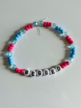 Olivia Rodrigo Friendship Bracelet • Begged